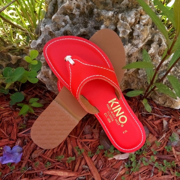 Red Kino Lily Rope Thong Sandals - Picture 5 of 7